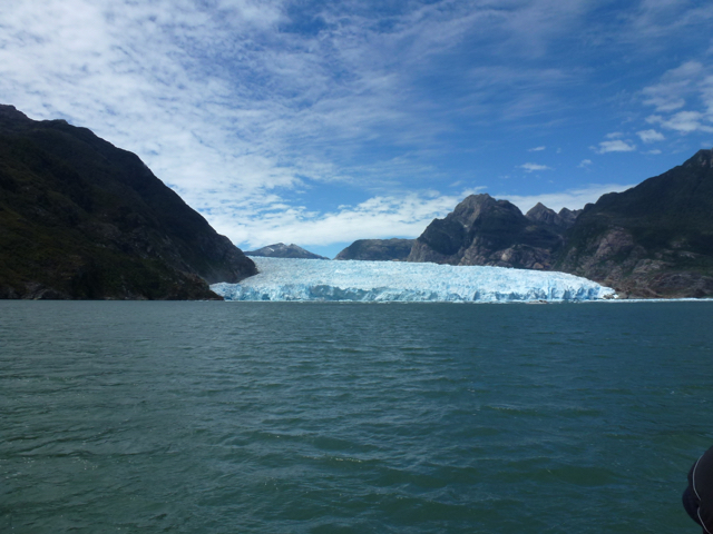 full pic of Glacier San Rafael